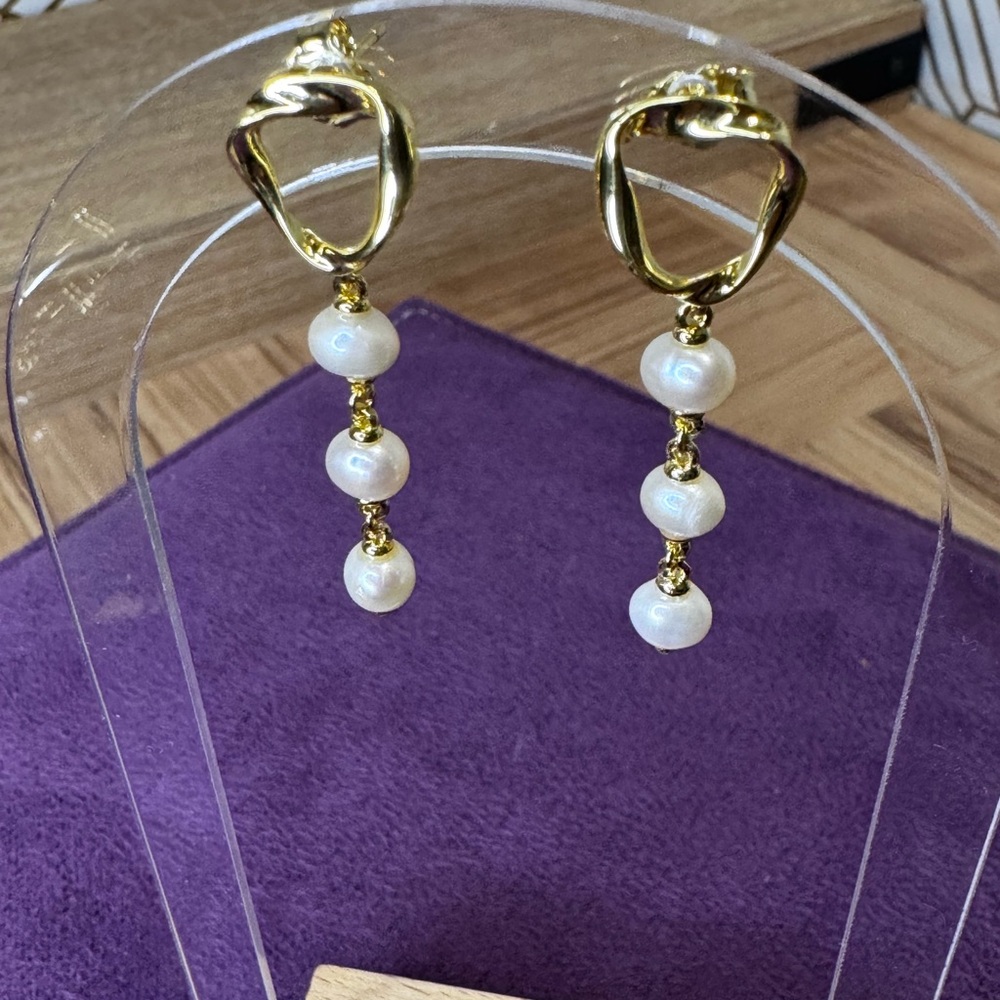 Pandora Gold and Pearl Dangle Earrings - Picture 4 of 6